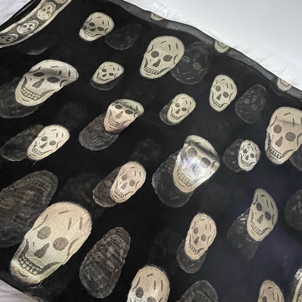🎃🎃🎃👻💀🎃🎃🎃Alexander McQueen Silk Wrap/Shawl Scarf.🎃🎃🎃👻💀🎃🎃🎃
